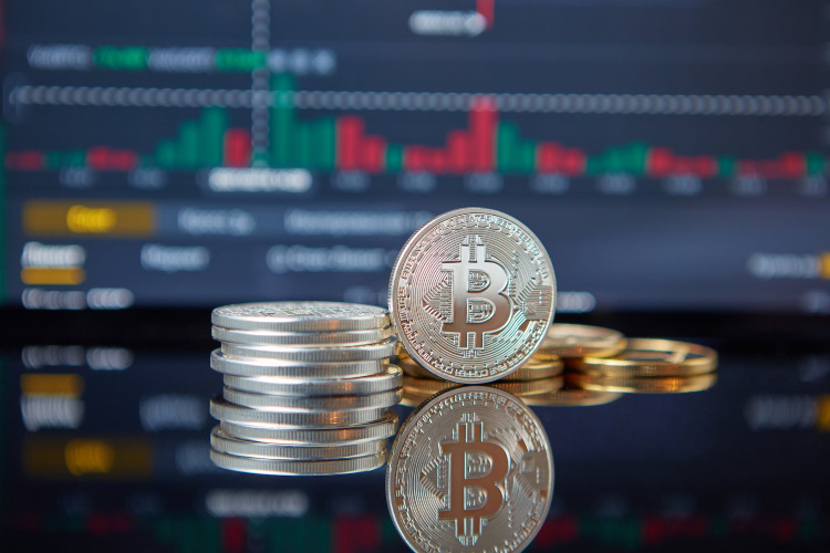 Cryptocurrency Chill? Bitcoin Outflows Snap 11-Week Winning Streak